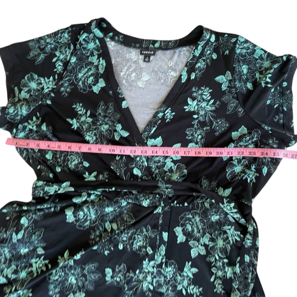 Torrid Floral Wrap Dress in Black and Green - Picture 4 of 9